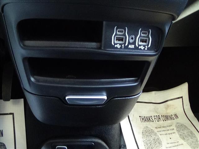 2025 Chrysler Pacifica Select:C6889