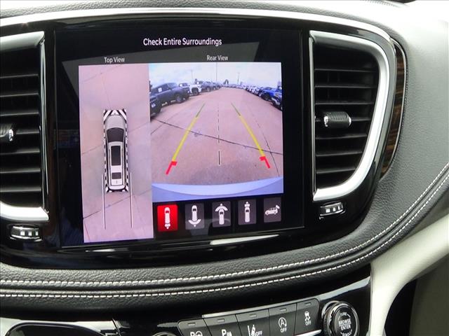 2024 Chrysler Pacifica Limited:C6914