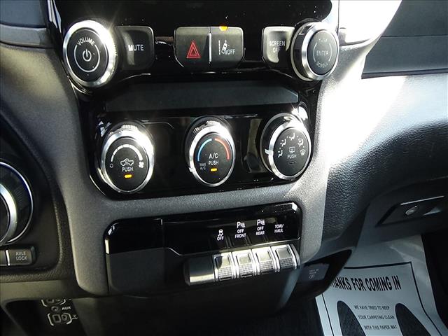 2025 RAM 1500 Warlock:C7064