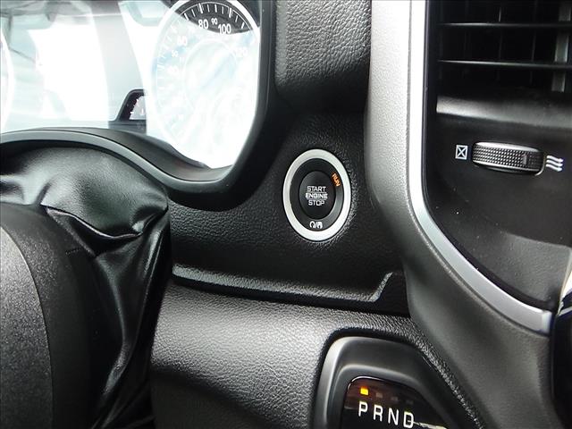 2025 RAM 1500 Big Horn:C7066