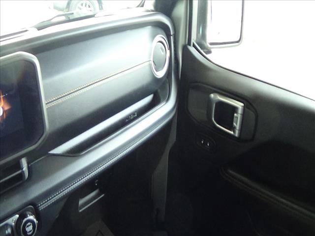 2024 Jeep Wrangler Sahara:C6747