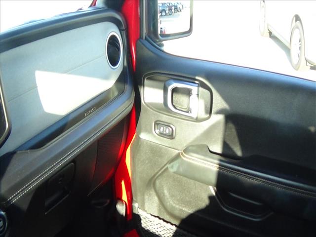 2025 Jeep Wrangler Sahara 4xe:C6974