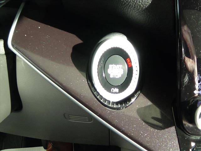 2024 Jeep Wagoneer Base:C6876