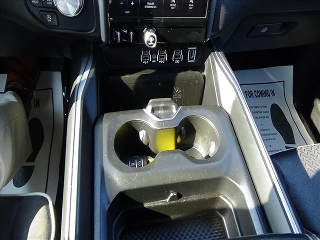 2025 RAM 1500 Laramie:C7070
