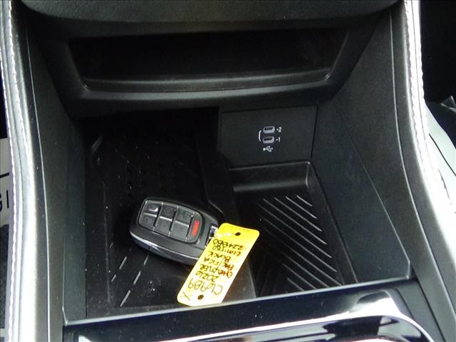 2026 Chrysler Pacifica Limited:C6989