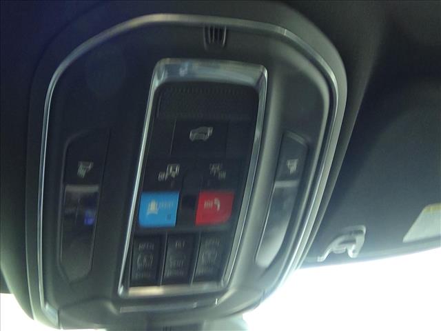 2024 Jeep Wagoneer Base:C6877