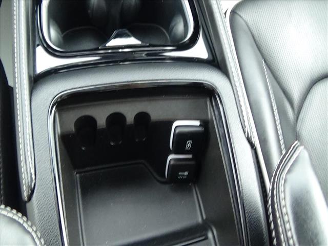 2026 Chrysler Pacifica Limited:C6989
