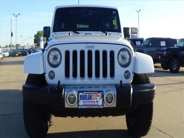 2017 Jeep Wrangler Unlimited Sahara:C6338A