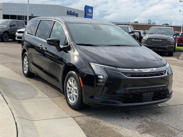 2027 Chrysler Pacifica Select:27-004