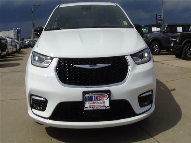 2025 Chrysler Pacifica Select:C6924