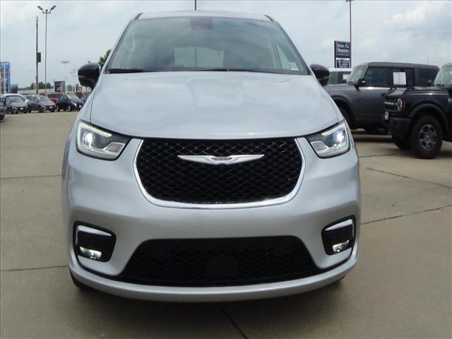 2024 Chrysler Pacifica Limited:C6914