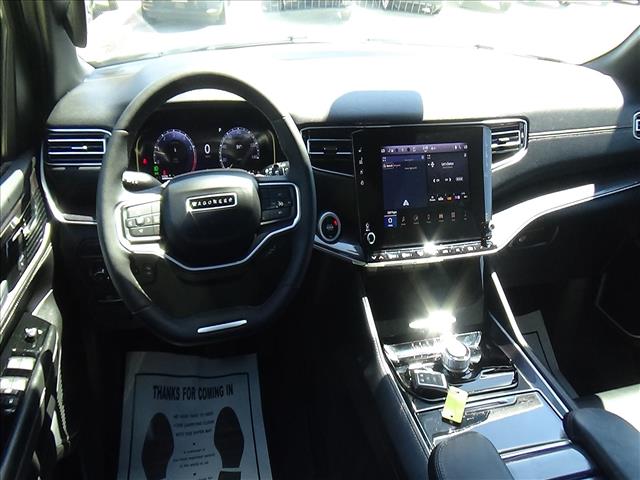 2024 Jeep Wagoneer Base:C7015