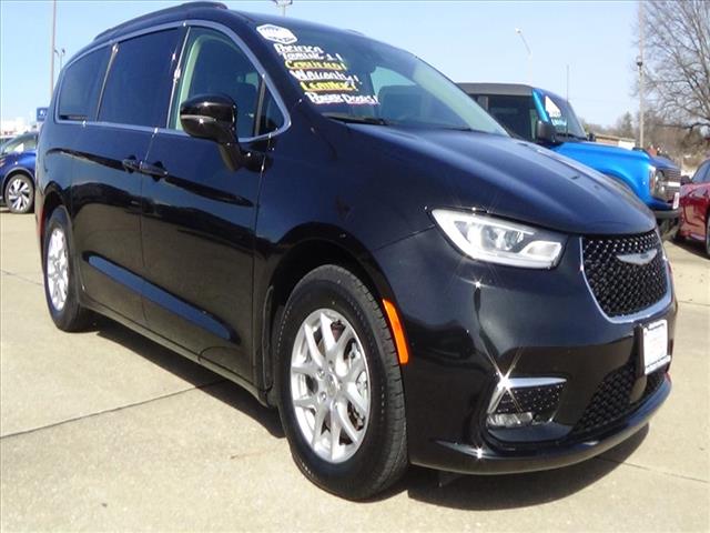 2024 Chrysler Voyager LX:C6451