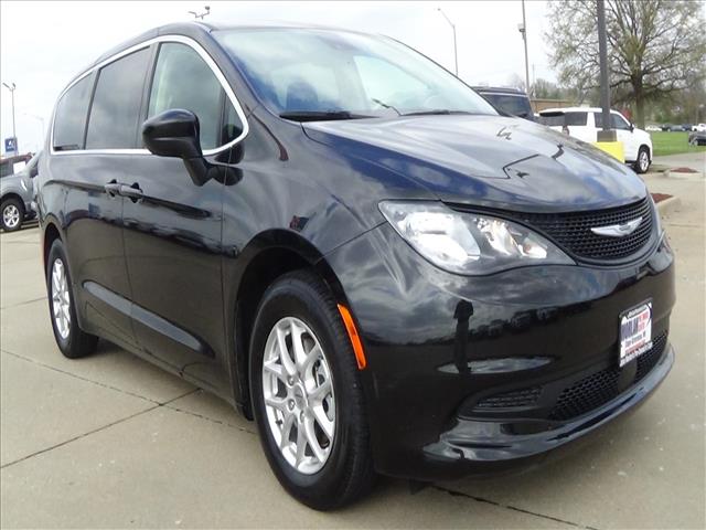 2023 Chrysler Voyager LX:C6861