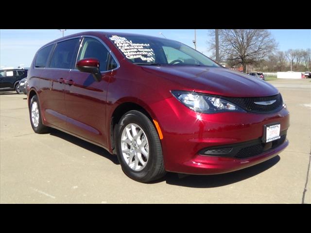 2023 Chrysler Voyager LX