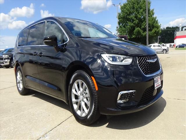 2026 Chrysler Pacifica Limited:C6985