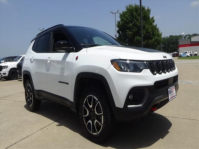 2025 Jeep Compass Trailhawk:C7026
