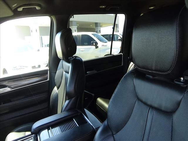 2024 Jeep Wagoneer Base:C7015