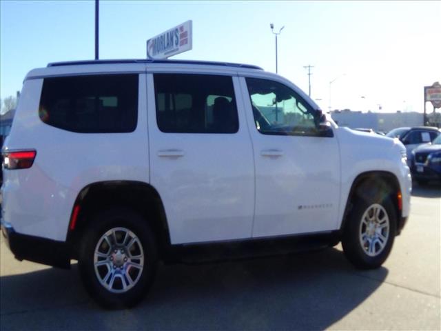 2024 Jeep Wagoneer Base:C6746