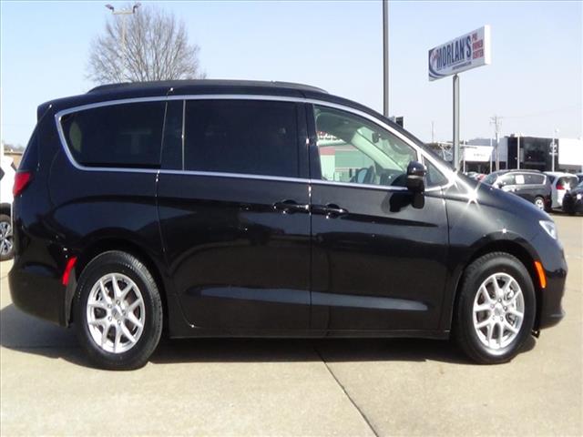 2024 Chrysler Voyager LX:C6451