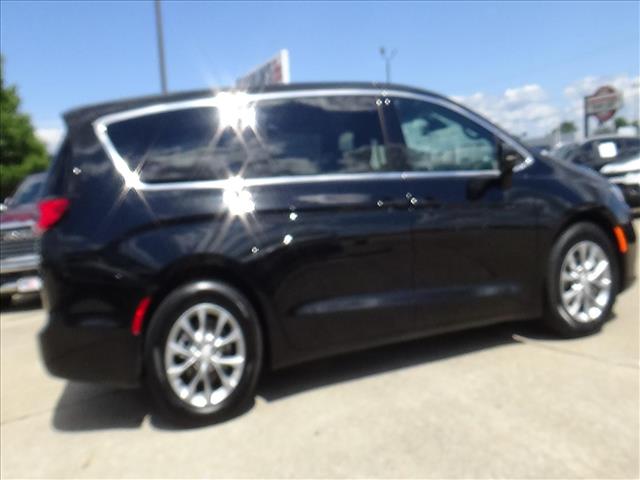 2026 Chrysler Pacifica Limited:C6985