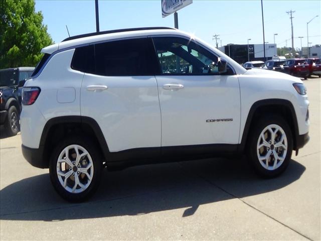 2025 Jeep Compass Latitude:C6923