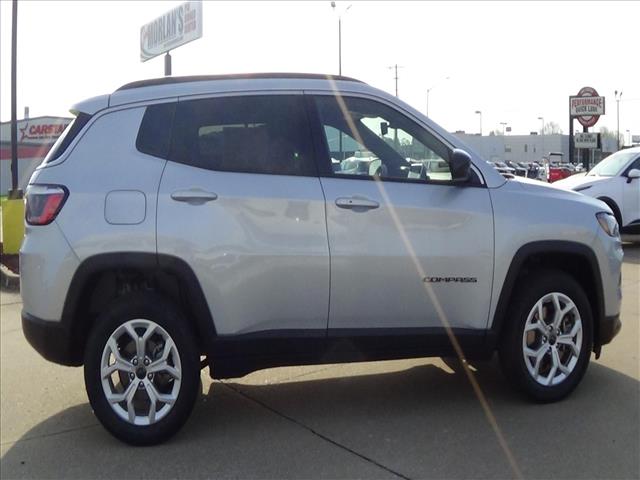 2025 Jeep Compass Latitude:C6869