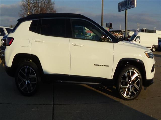 2025 Jeep Compass Limited:C6648