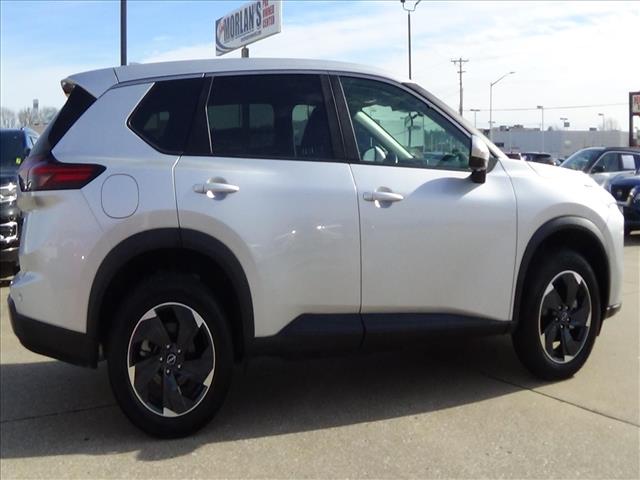 2024 Nissan Rogue SV:C6666