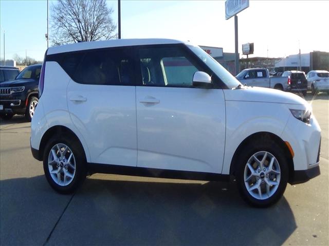 2023 Kia Soul LX:C6803