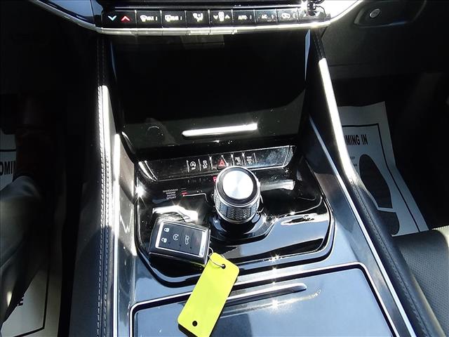 2024 Jeep Wagoneer Base:C7015