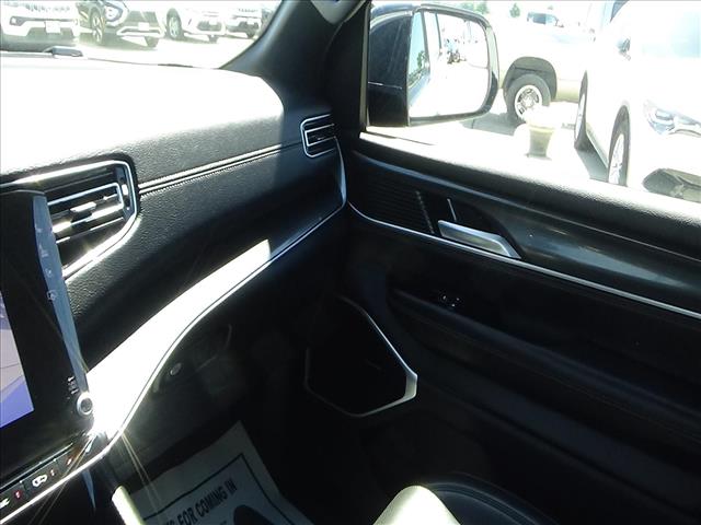 2024 Jeep Wagoneer Base:C7015