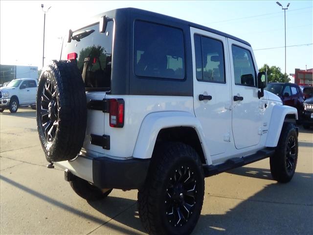 2017 Jeep Wrangler Unlimited Sahara:C6338A