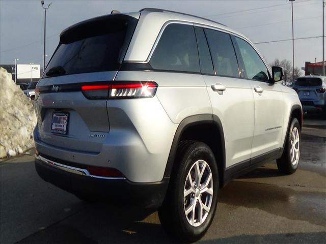 2022 Jeep Grand Cherokee Limited:26-052A