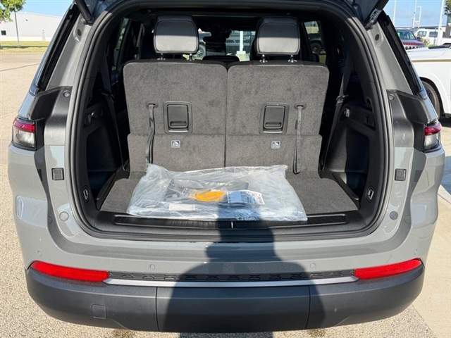 2027 Jeep Grand Cherokee L Altitude:27-030