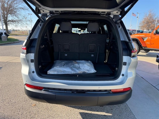 2025 Jeep Grand Cherokee L Limited:25-238