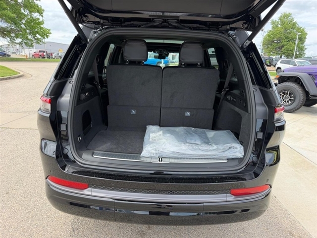 2026 Jeep Grand Cherokee L Summit:26-170