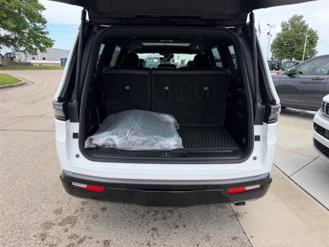 2026 Jeep Grand Wagoneer Upland:26-218