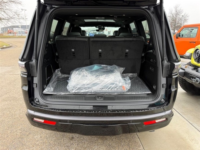 2026 Jeep Grand Wagoneer:26-076