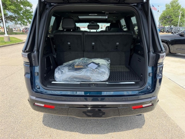 2026 Jeep Grand Wagoneer Summit Obsidian:26-175