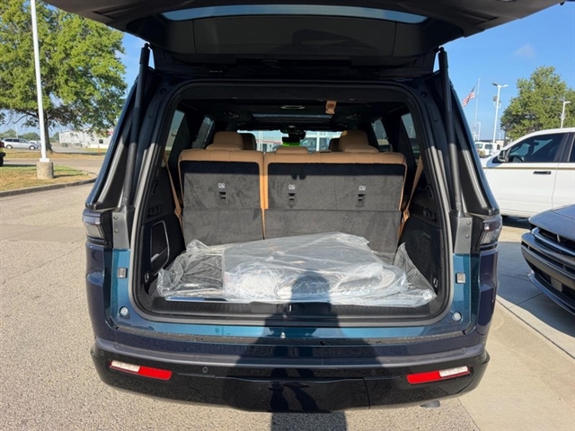 2026 Jeep Grand Wagoneer Summit Reserve:26-239