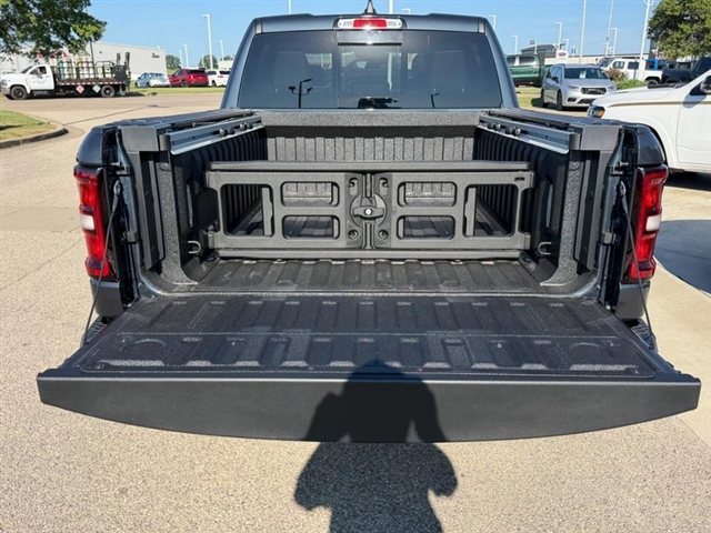 2027 RAM 1500 Laramie:27-021