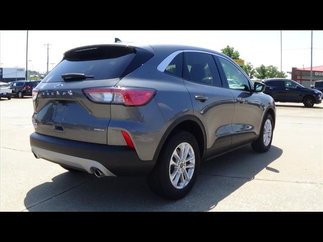2022 Ford Escape Hybrid SE