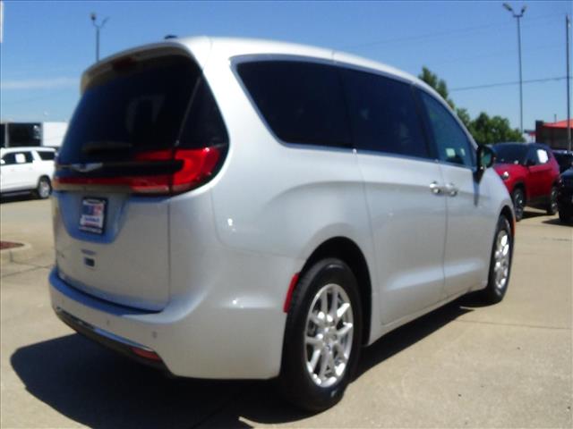 2024 Chrysler Pacifica Touring L:C6854