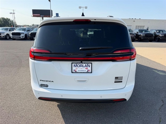 2027 Chrysler Pacifica Select:27-006