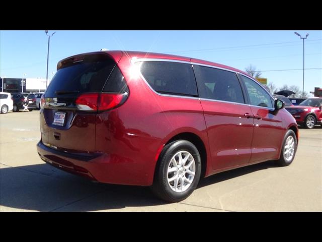 2023 Chrysler Voyager LX