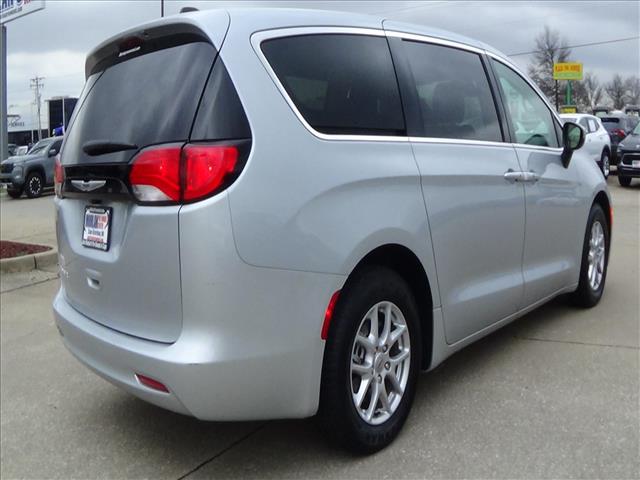 2023 Chrysler Voyager LX:C6853