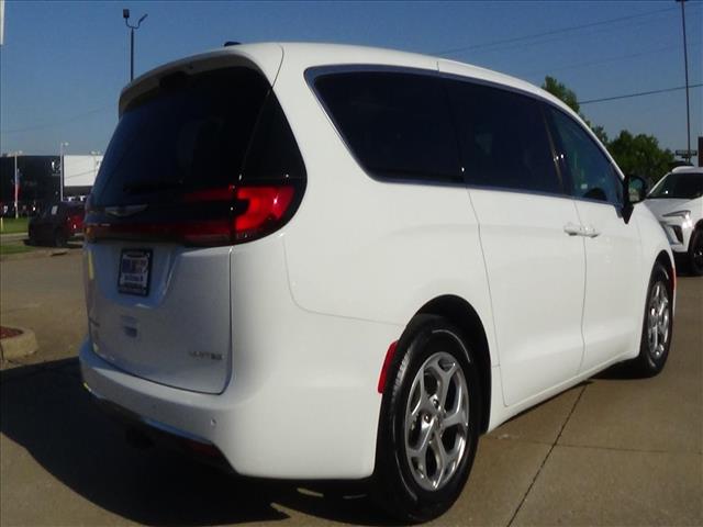 2024 Chrysler Pacifica Limited:C6908