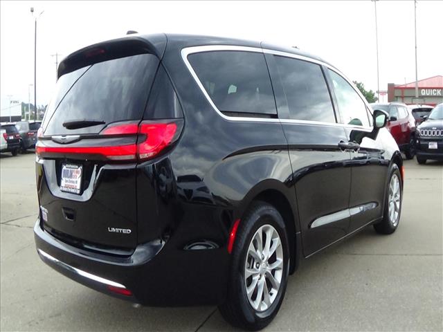 2026 Chrysler Pacifica Limited:C6989