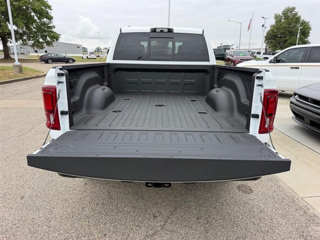2027 RAM 2500 Laramie:27-008